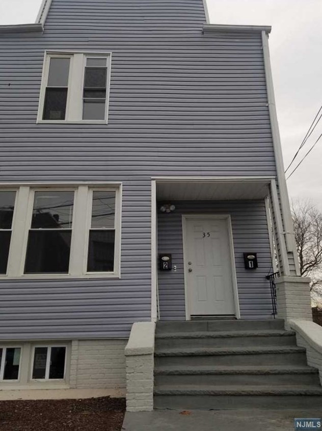 35 Clerk St, Jersey City, NJ 07305-4305