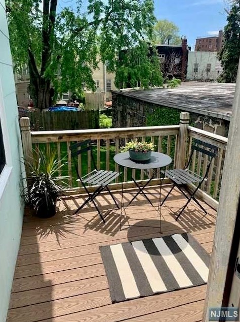 327 St, West New York NJ  07093-2415 exterior