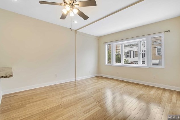 327 St, West New York NJ  07093-2415 exterior