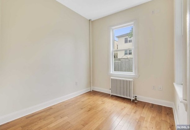 327 St, West New York NJ  07093-2415 exterior