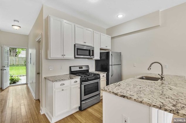 327 70th St, West New York NJ  07093-2415 exterior