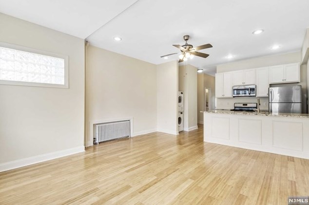 327 St, West New York NJ  07093-2415 exterior
