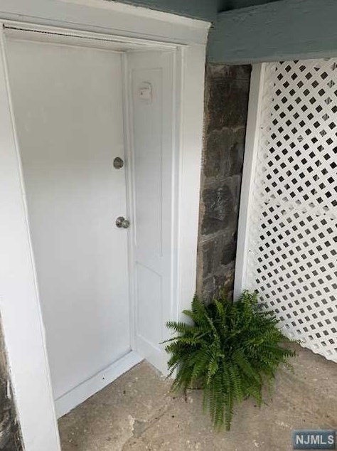 327 St, West New York NJ  07093-2415 exterior