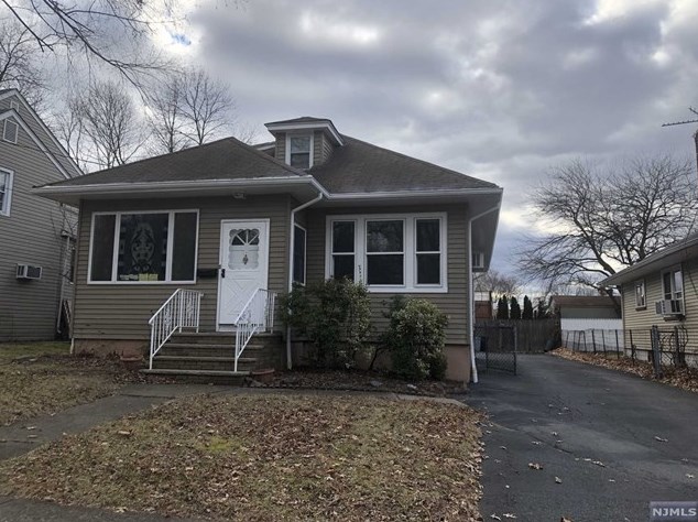 165 W Pierrepont Ave, Rutherford, NJ 07070