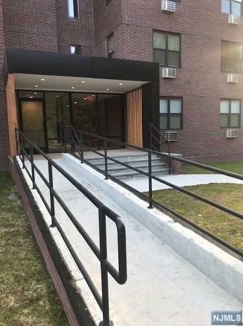 3011 Edwin Ave #2h, West Fort Lee, NJ 07024
