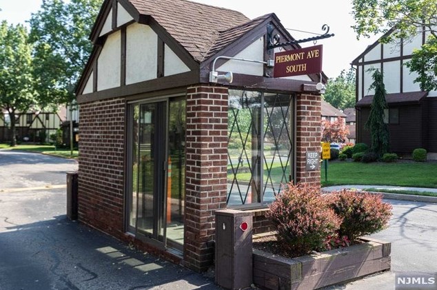 521 Piermont Ave #424, Westwood, NJ 07675