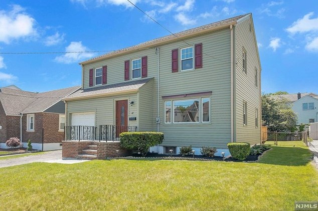 47 Park Ave, North Arlington, NJ 07031-6430