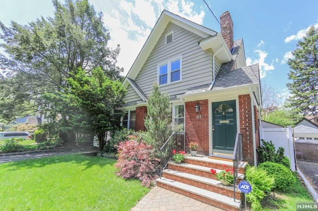 414 Conrad Rd, Englewood, NJ 07631