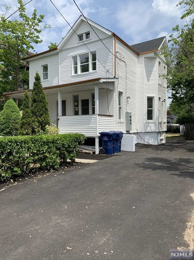 74 Maple Ave, Hackensack, NJ 07601-4504