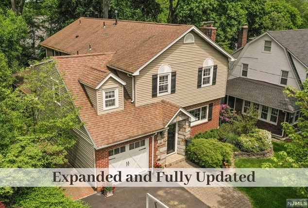 42 Grandview Ave, Ridgewood, NJ 07452