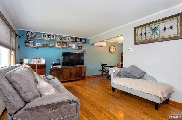 351 Passaic Ave, Rutherford NJ  07070-1827 exterior