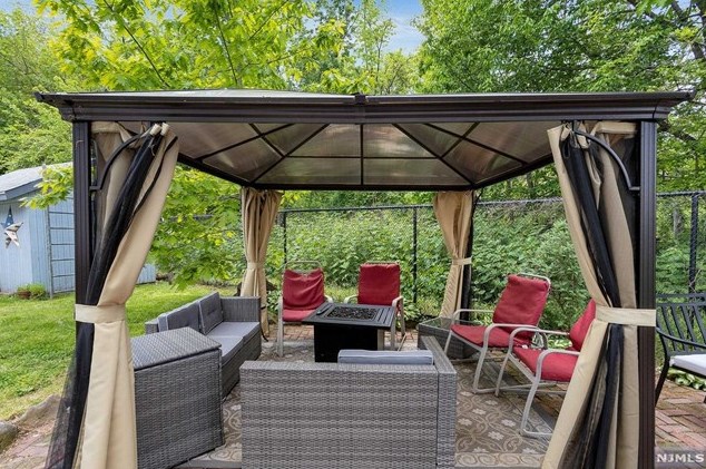 351 Passaic Ave, Rutherford NJ  07070-1827 exterior