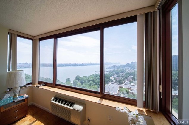 100 Old Palisade Rd #2209, West Fort Lee, NJ 07024