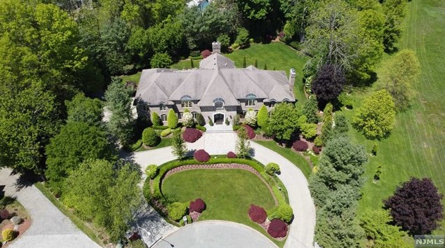 30 Trotters Ln, Mahwah, NJ 07430