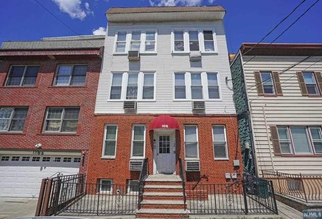 108 Thorne St, Jersey City, NJ 07307-3527