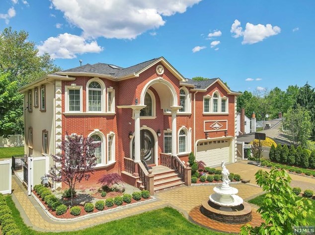 187 Hebberd Ave, Paramus, NJ 07652-4421