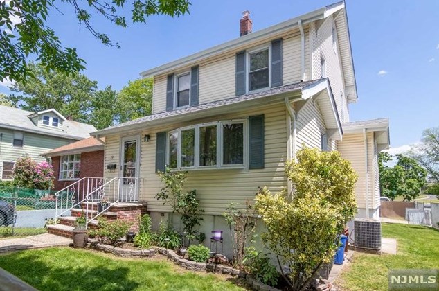 39 Hille Pl, Ridgefield Park, NJ 07660