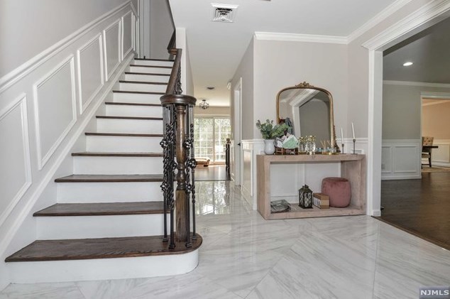721 Prospect St, Ridgewood, NJ 07452