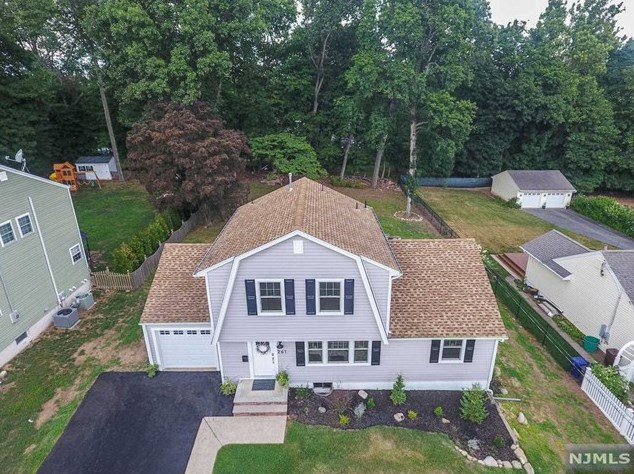 261 Vitmar Pl, Park Ridge NJ  07656-2406 exterior