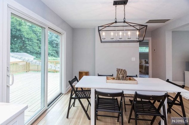 261 Vitmar Pl, Park Ridge NJ  07656-2406 exterior