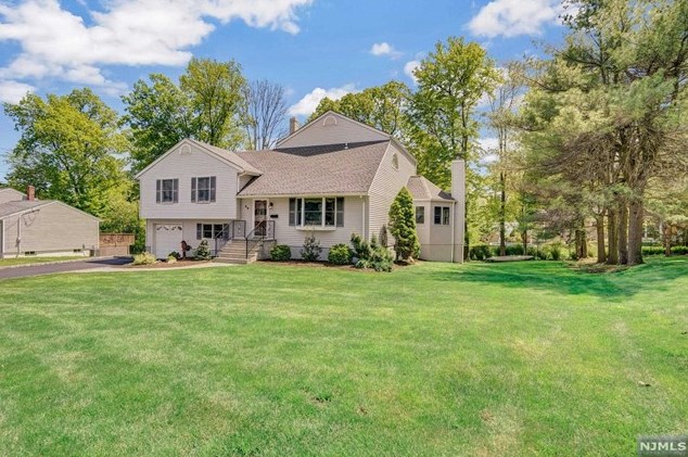 20 Jefferson Pl, Montvale, NJ 07645