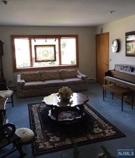 44 Falmouth Ave, Elmwood Park, NJ 07407