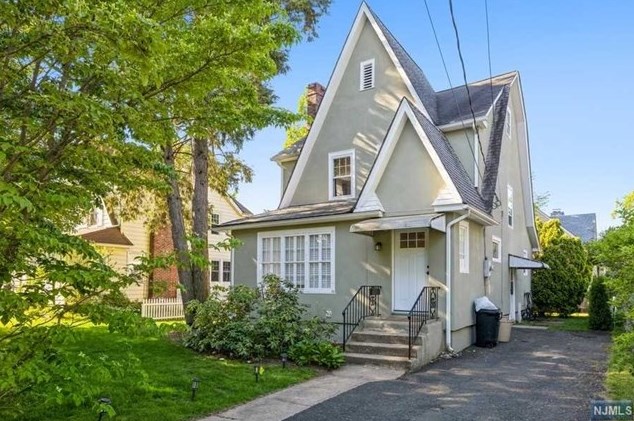 566 Shelton Rd, Ridgewood, NJ 07450
