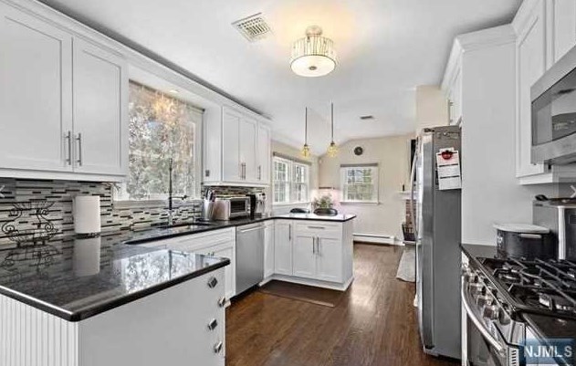 251 Brookside Ave, Cresskill, NJ 07626