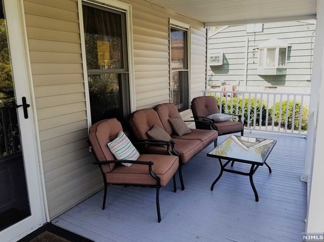 264 Lakeview Dr, Ridgewood, NJ 07450