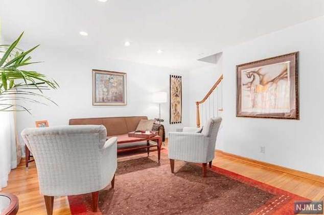 304 Edgemont Terrace, Teaneck, NJ 07666
