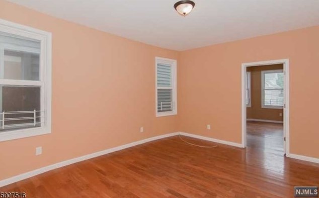 10 End Ave, Newark NJ  07106-1928 exterior