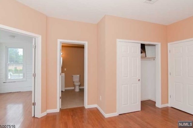 10 End Ave, Newark NJ  07106-1928 exterior