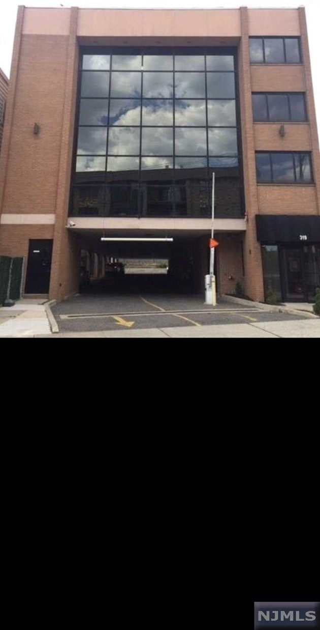 319 Palisade Ave #202, Cliffside Park, NJ 07010