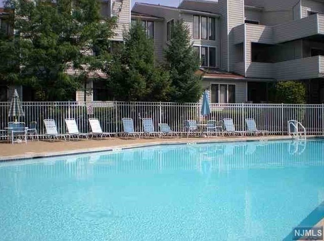 737 Mainsail Ln, Secaucus NJ  07094-2229 exterior