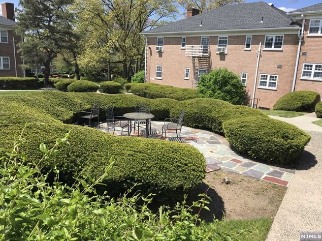5 Heights Rd #i1, Ridgewood, NJ 07450