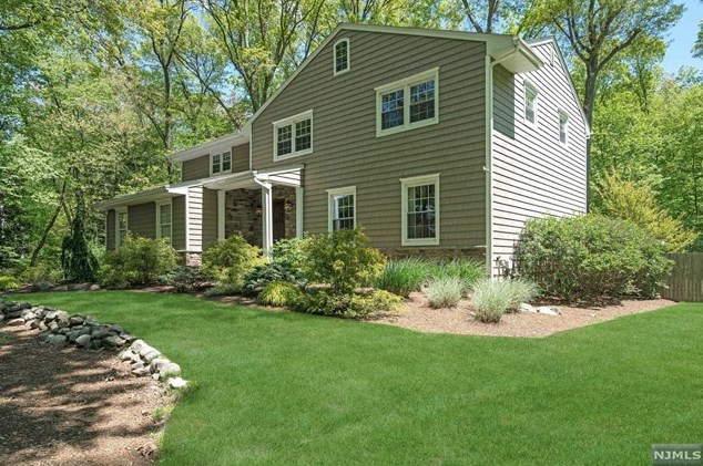 9 High Ridge Rd, Montvale, NJ 07645