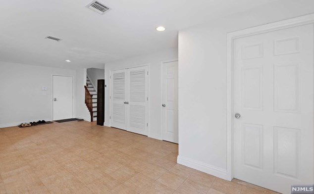 72 Knox Ave, Cliffside Park NJ 07010-2512 exterior