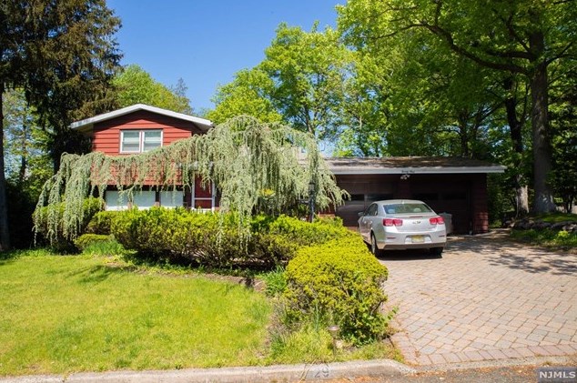 29 New St, Cresskill, NJ 07626