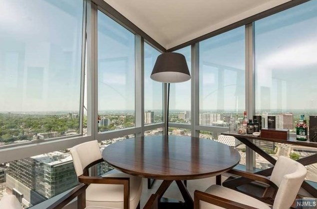 800 Park Ave #2702, West Fort Lee, NJ 07024