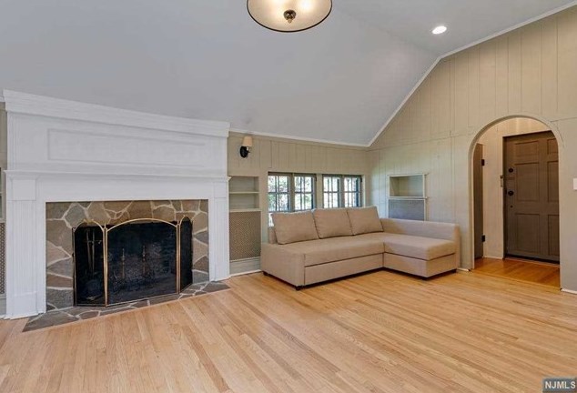 750 River Rd, Teaneck, NJ 07666