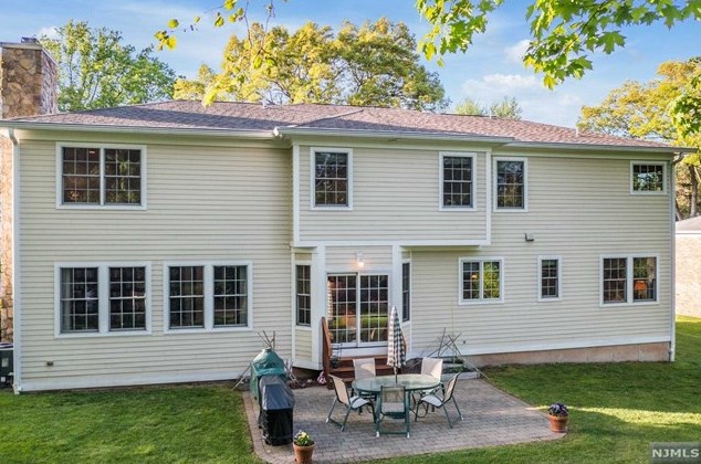 122 Phelps Ave, Tenafly, NJ 07670-2820