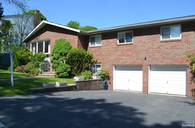 60 Hickory St, Englewood, NJ 07632