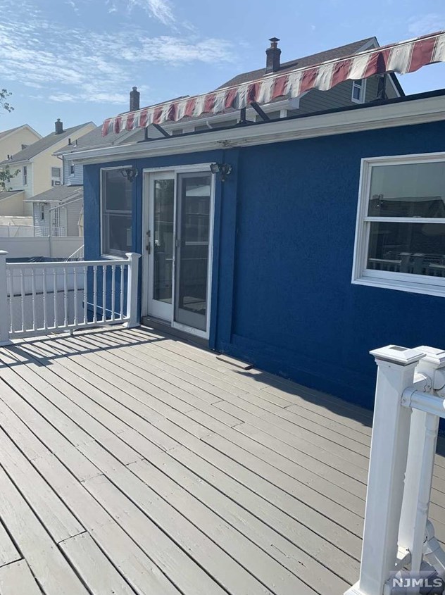 721 Teneyck Ave, Lyndhurst NJ  07071-2824 exterior