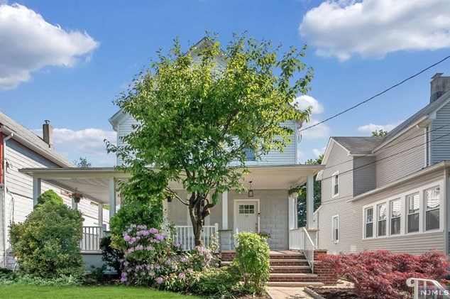 29 Niagara St, Dumont, NJ 07628