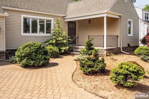 272 Madison Ave, Cresskill, NJ 07626