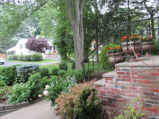 328 Congers Ave, Rockleigh, NJ 07647