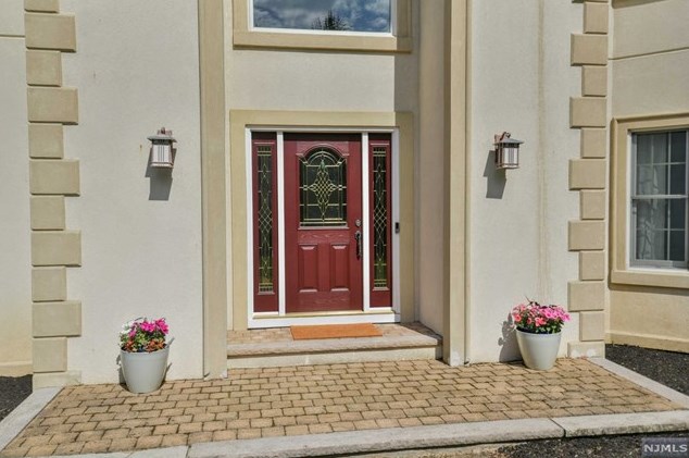 57 Boonton Ave, Kinnelon, NJ 07405