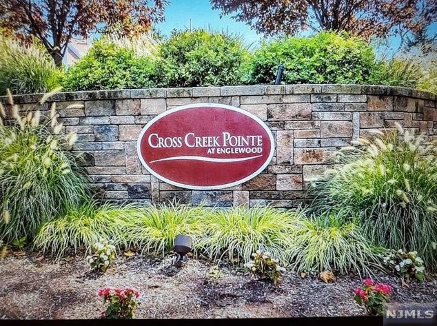 13 Cliff Dr, Englewood, NJ 07631