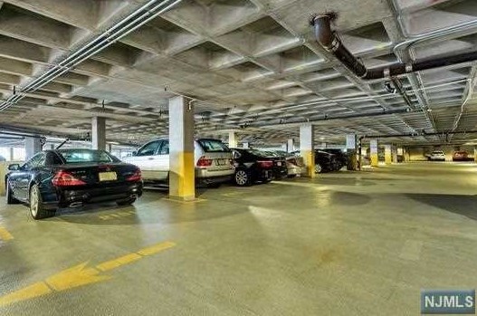 1508 Harmon Cove Tower, Secaucus NJ  07094-1717 exterior