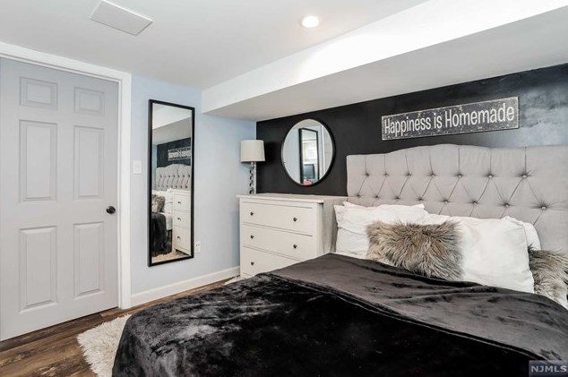 248 Clinton Ave, Bergenfield NJ 07621-3203 exterior